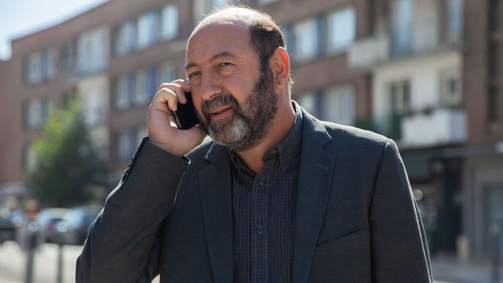 "Manu, tu balances des noms au hasard, gauche ou droite on s'en fout, donne leur juste un os à ronger"