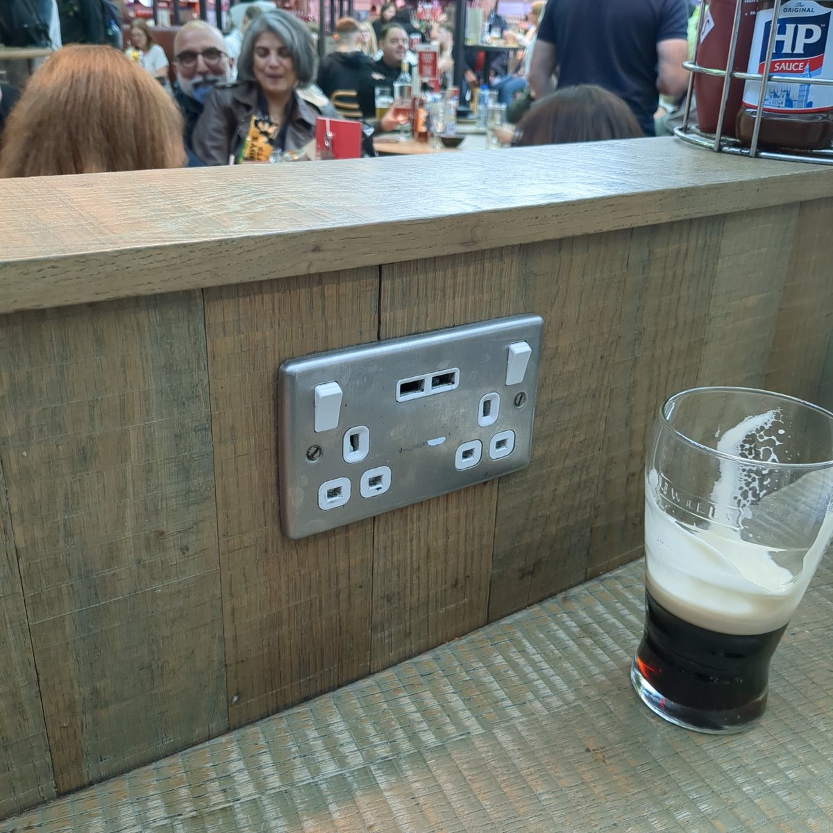 JoJofurnival's tweet photo. How great are the decorative plug sockets at #ManchesterAirport - a nice touch. Obviously they do fuck all, but still - nice to pretend they do. https://t.co/2qEv3A1WaI