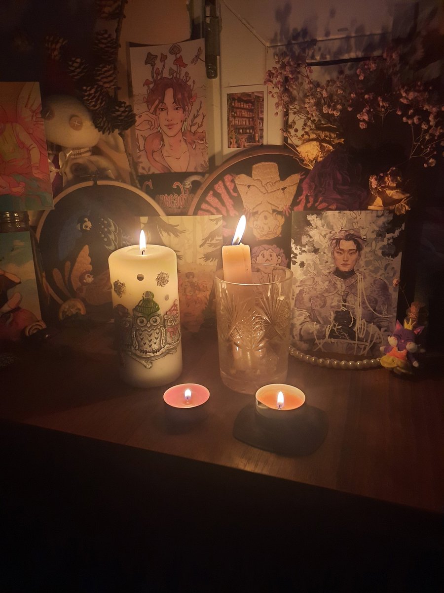 Я человек простой
Мне говорят "поставьте свечку за тото тото"
Я ставлю