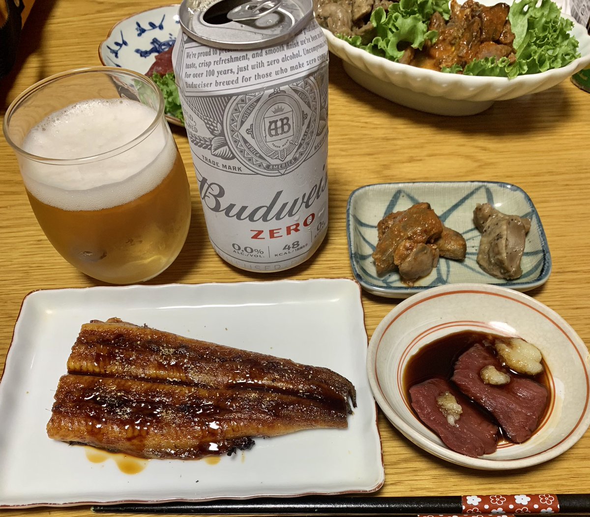 R47th's tweet photo. #今日の晩ご飯 は、
いかにも"今夜は日本酒かな🥰"
的なメニュー😆
馬刺し、砂肝ペッパー・コチュジャンホルモン、鰻長焼き☝️
ただ、駅🚉へのお迎えがある為
ノンアル…#BudweiserZERO
ご馳走さまでした🙏 https://t.co/CzhgXkky3M