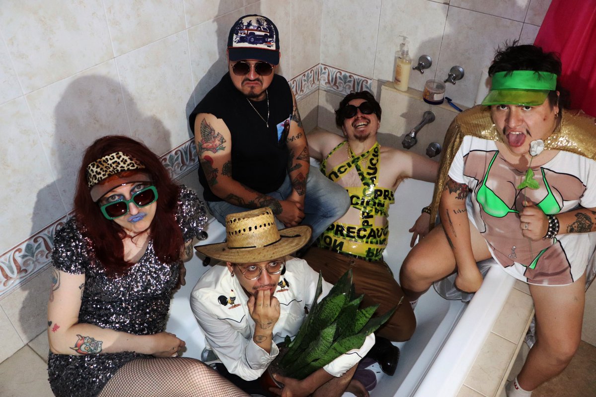 Carrion Kids - Desenfreno Sagrado World Tour 😘🫠 Nos vemos en tu ciudad 💋 
Foto x <a href="/joss1390/">desmadre</a> / Tour x <a href="/JasminaHirschl/">Jasmina Hirschl</a>