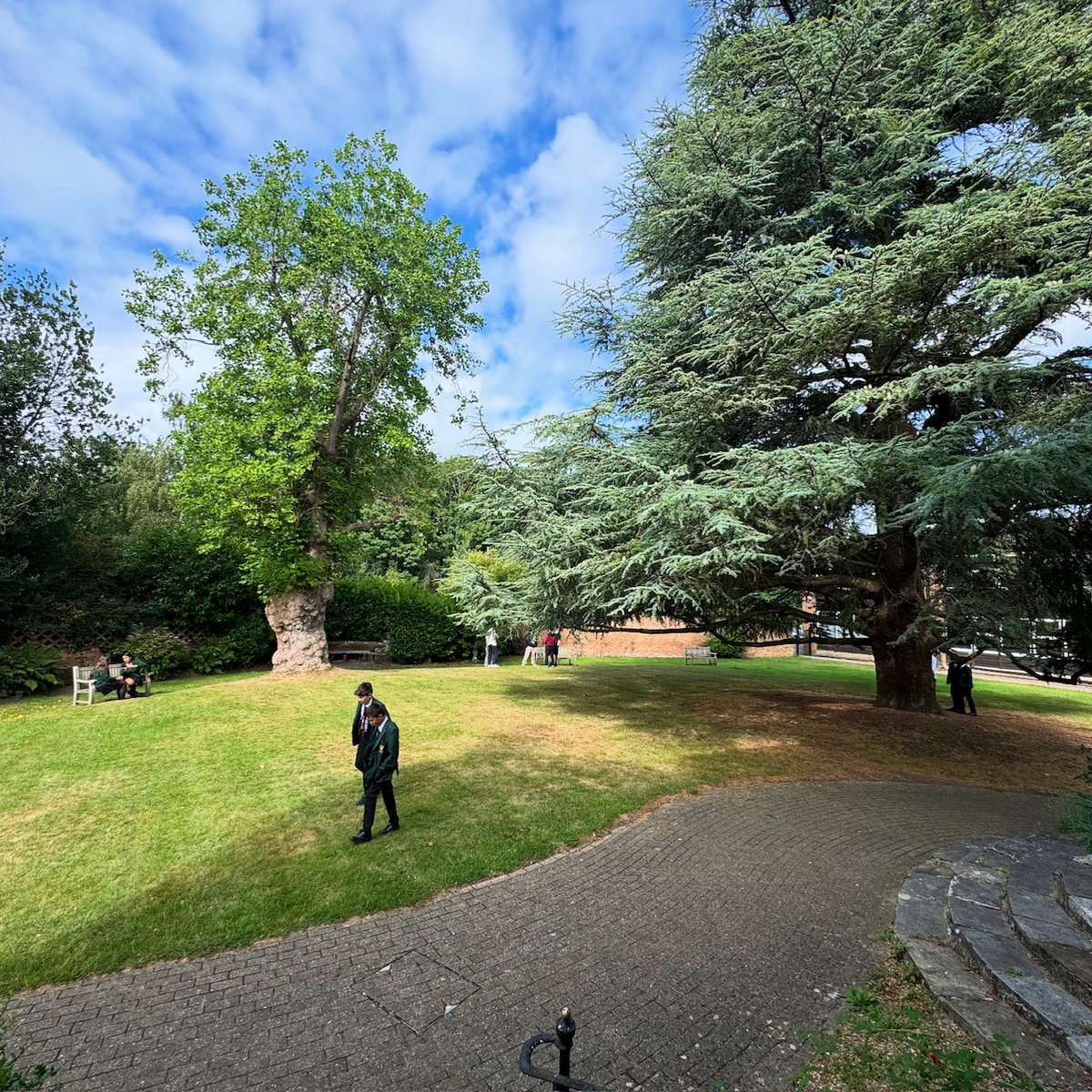 Happy first day back everyone! 
#Mounthouseschool #Barnet #HadleyWood