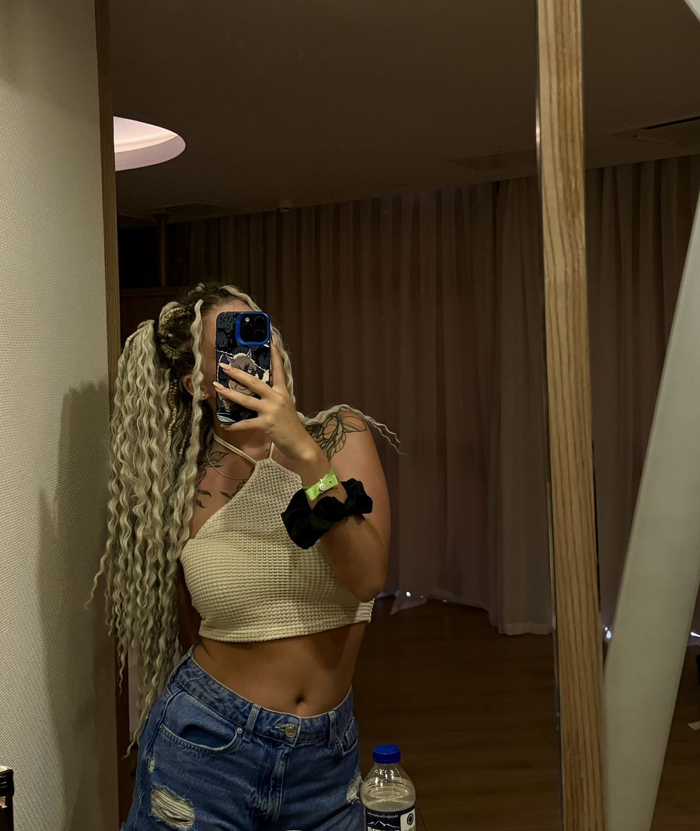 AbiCoops tweet media