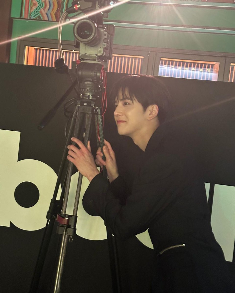 rubyeanwoo's tweet photo. Behind the scene (ceritanya)

#TBSD #TheBSelcaDay #DeobiSelcaDay #더비셀카데이 #TheBShot◡̈  #Younghoon @WE_THE_BOYZ https://t.co/UbEdTOREwe