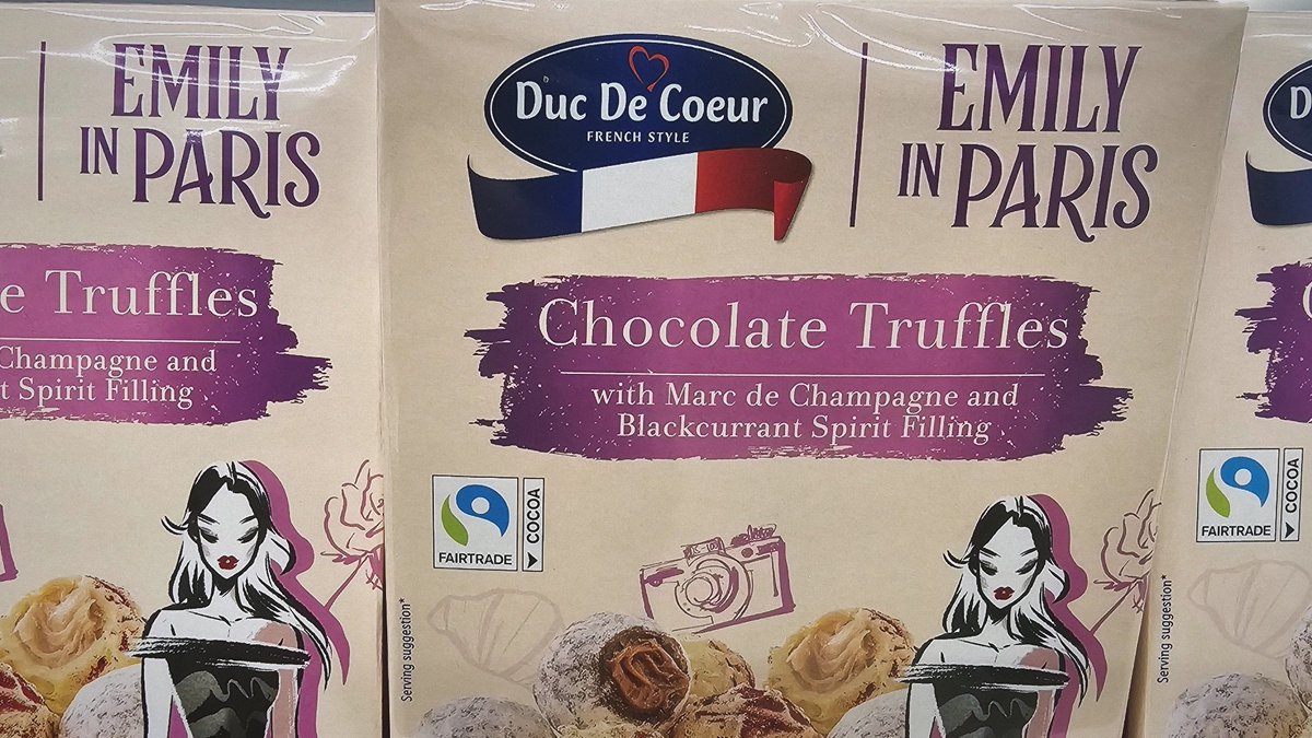Oh là là!
No disrespect <a href="/LidlGB/">@LidlGB</a> , but there's no way Sylvie signed off on this...
#EmilyinParis