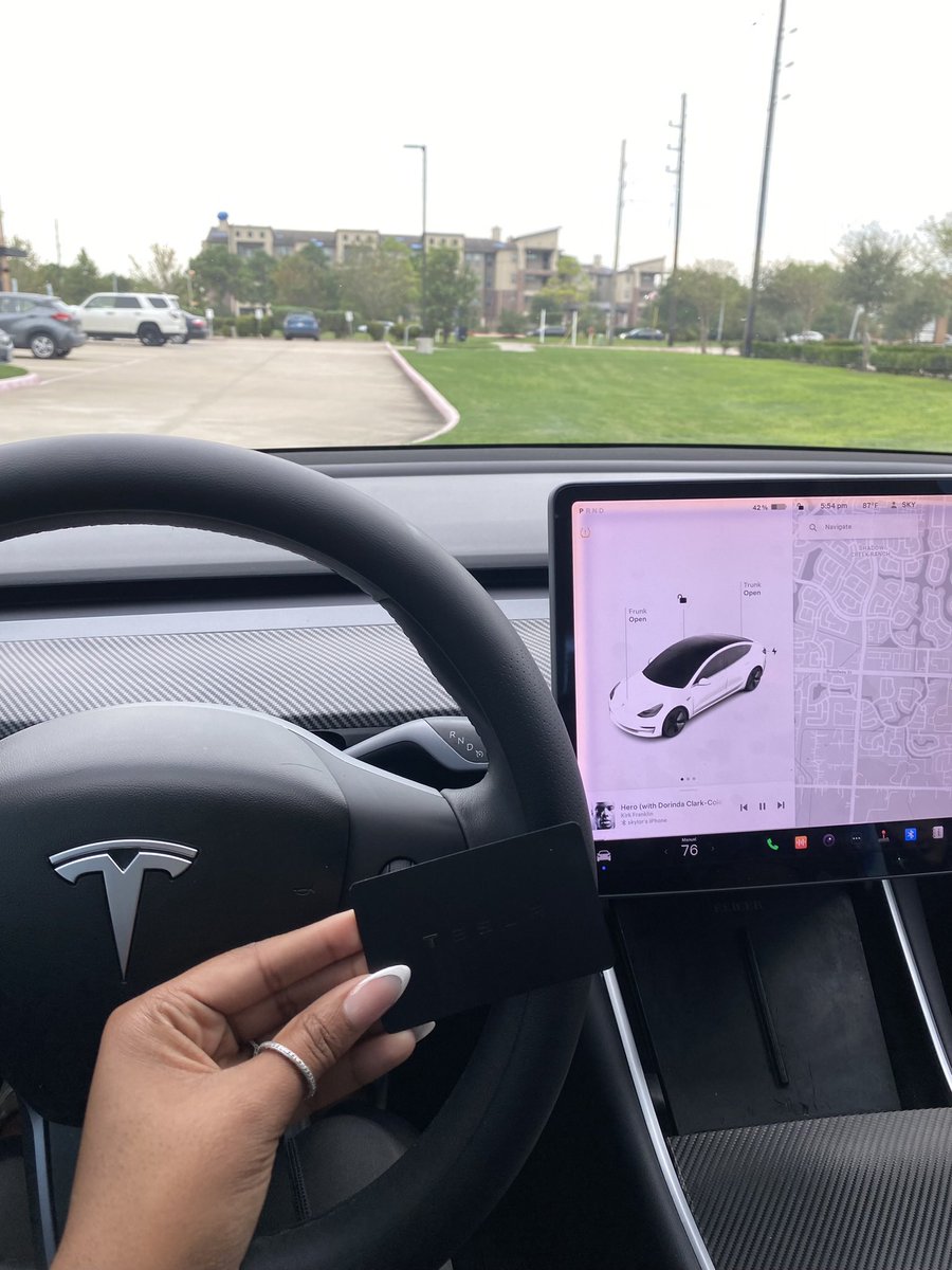 queenskylor's tweet photo. new city, new job, &amp; a new car. THANK YOU GOD! https://t.co/3Y1ABd4B4d