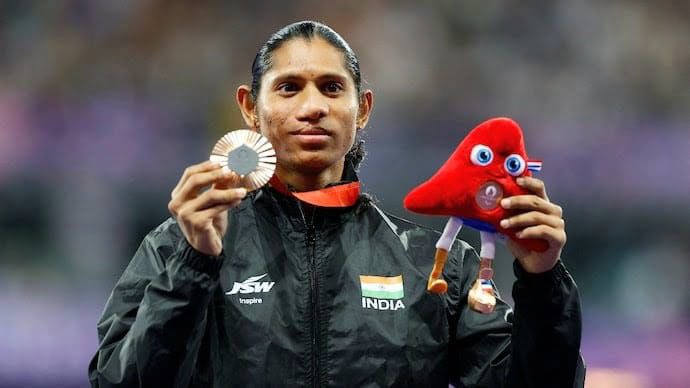 realmanubhaker's tweet image. Another day of pride for India&apos;s paralympians, with three Bronze medals and three Silvers in the bag! Massive congratulations to #DeepthiJeevanji, Mariyappan Thangavelu, Sharad Kumar, Ajeet Singh, Sundar Singh Gurjar and #SachinKhilari as well, your efforts have paid off and the…