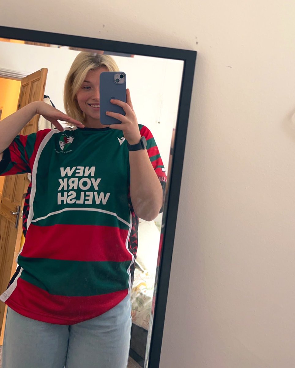 Love my new jersey!! Thank you <a href="/NewYorkWelsh/">New York Welsh | Cymry Efrog Newydd</a> <a href="/tyfrancis/">Ty Francis MBE</a> 🏉🏉
What an amazing sponsor for <a href="/wrexhamrfc/">Wrexham Rugby Club</a> 🔴🟢