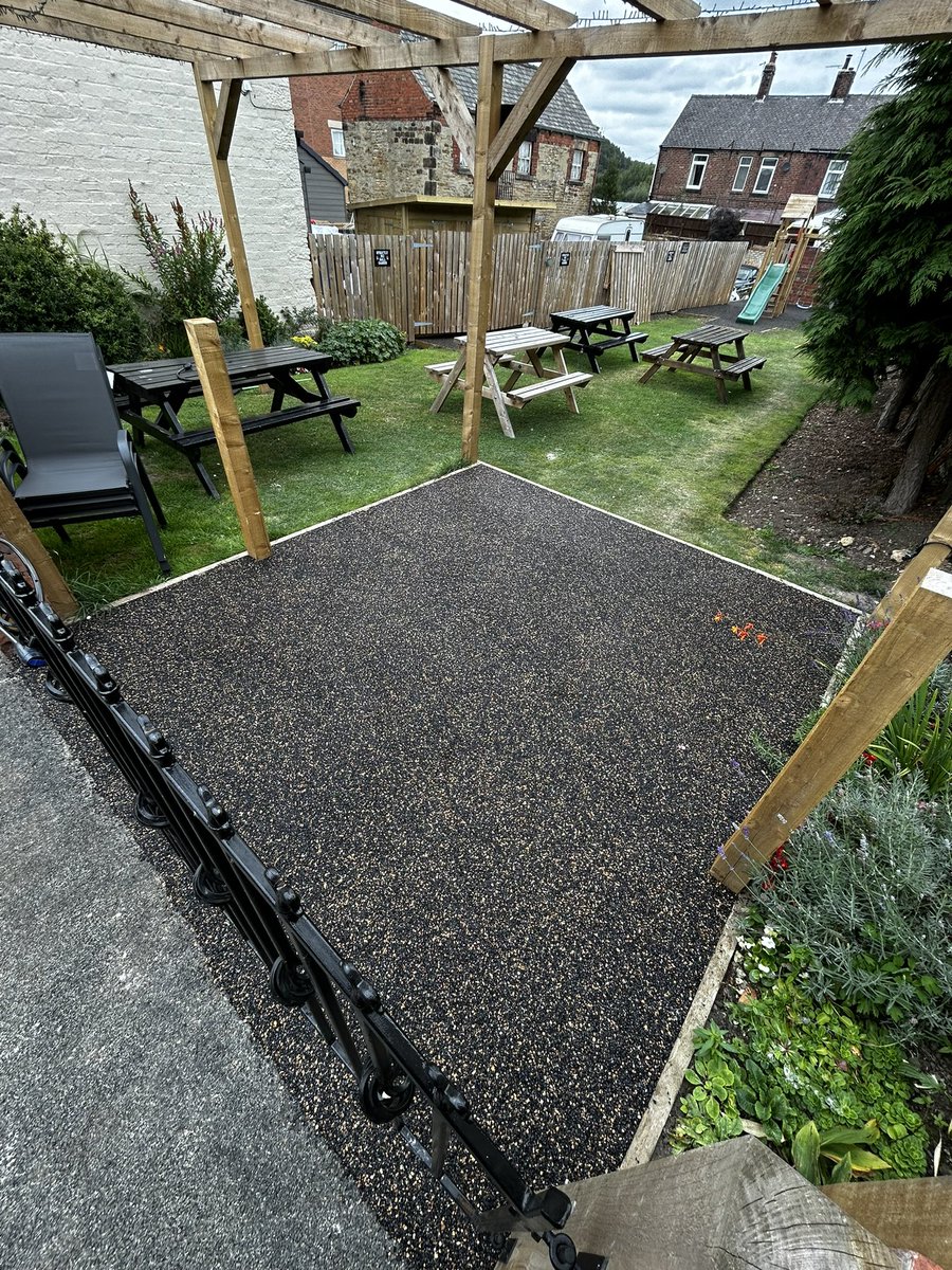 PMPSurfacing's tweet photo. Always great when we get to work in our local village. Our most recent small project took place at the local pub, The Thornley Arms, in Dodworth Two small areas of Flexipave and an area of Fleximulch to coat the play area. https://t.co/vnCvqxjf44