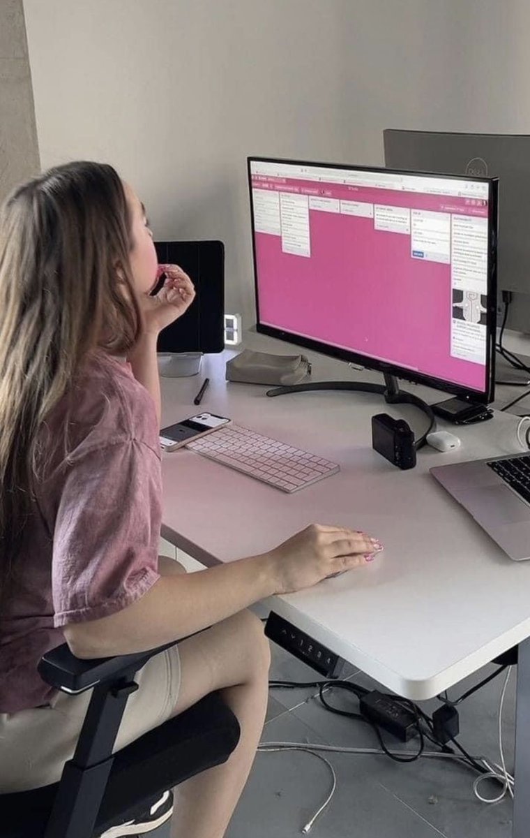 Si no estás usando ChatGPT para trabajar en varios empleos remotos, 𝘁𝗲 𝗲𝘀𝘁á𝘀 𝗽𝗲𝗿𝗱𝗶𝗲𝗻𝗱𝗼 𝗺𝘂𝗰𝗵𝗼 𝗱𝗶𝗻𝗲𝗿𝗼...

He montado mi espacio de trabajo en casa y estoy en 𝟮 𝘁𝗿𝗮𝗯𝗮𝗷𝗼𝘀 𝗿𝗲𝗺𝗼𝘁𝗼𝘀 𝗮 𝗹𝗮 𝘃𝗲𝘇.

Te dejo mis favoritos⤵️