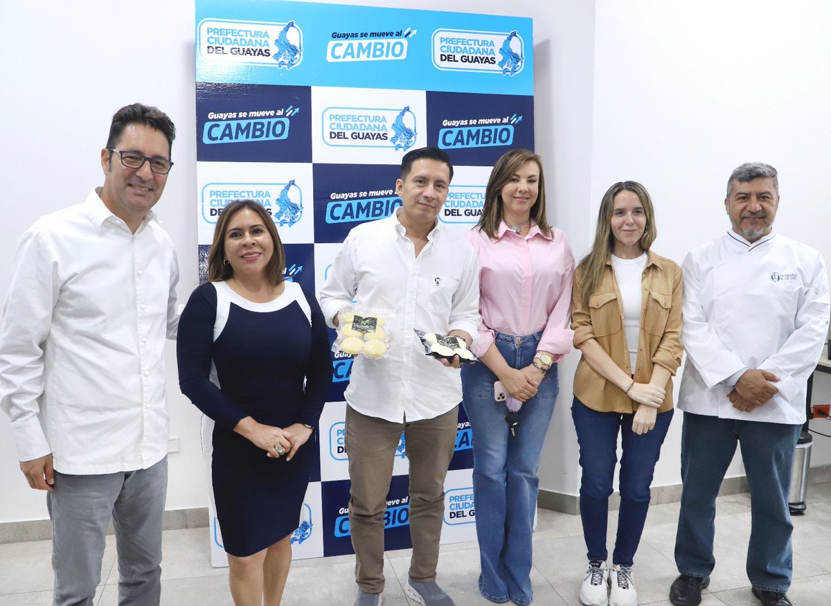 GuayasInnova's tweet photo. Luego, participarán en talleres personalizados según su perfil para avanzar en su proceso de transformación. 💡

Serán 100 emprendedores guayasenses de alimentos y bebidas que tendrán la oportunidad de mejorar sus procesos de producción a través de 40 horas de capacitación. 💪 https://t.co/BwiFioqLXc