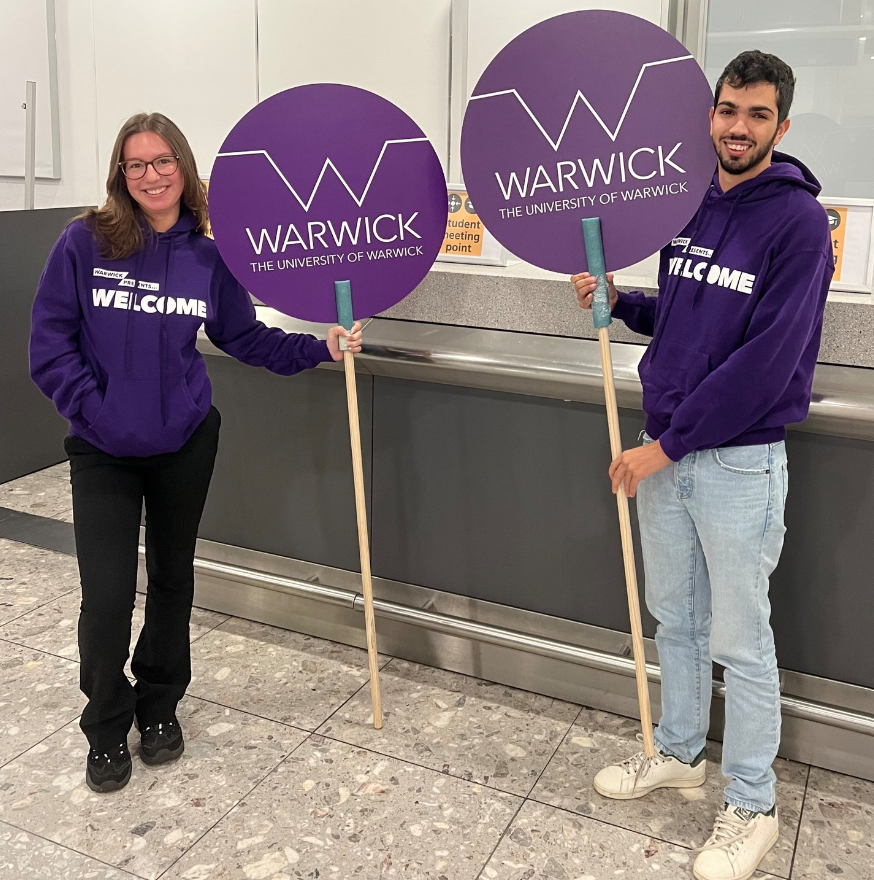 📣 New International students 📣
Last chance to book your airport transfers from Heathrow or Birmingham! You'll be greeted by our friendly Welcome Helpers and taken by coach to your new home at The University of Warwick 🏢. Coaches leave each day between 19-22 September.
To book