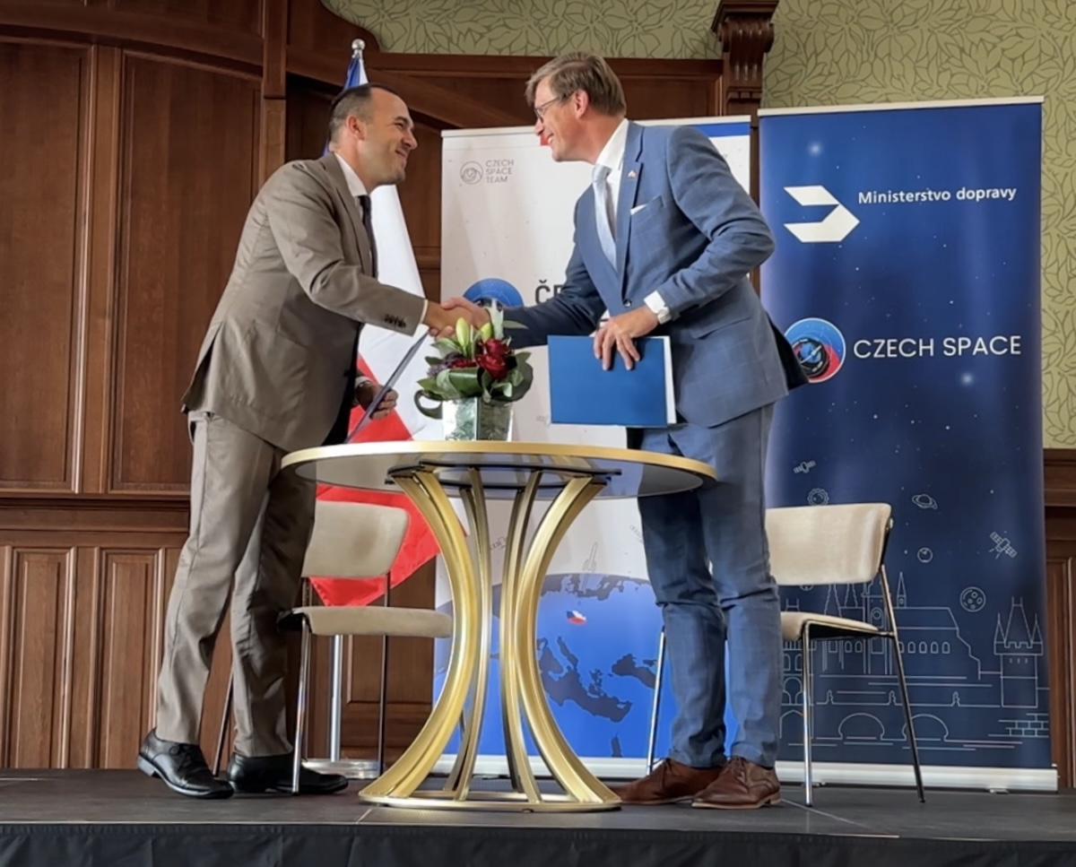 Manlio Di Stefano tweet media