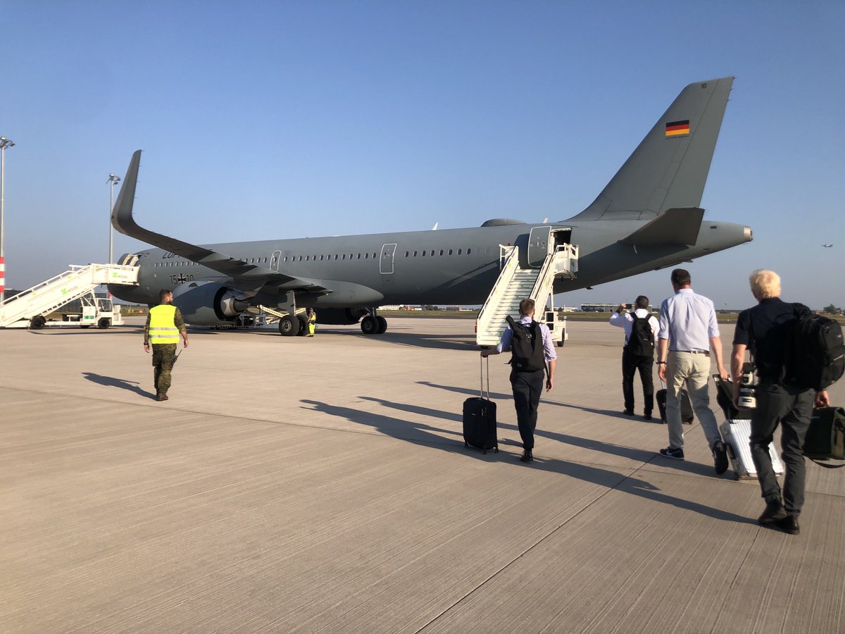 Anspannung, Erschütterung, Verhärtung - und der Versuch, die Hoffnung nicht zu verlieren. Außenministerin Annalena #Baerbock reist nach #Israel , Jordanien, Saudi-Arabien. Mehr bei ⁦<a href="/RND_de/">RND</a>⁩