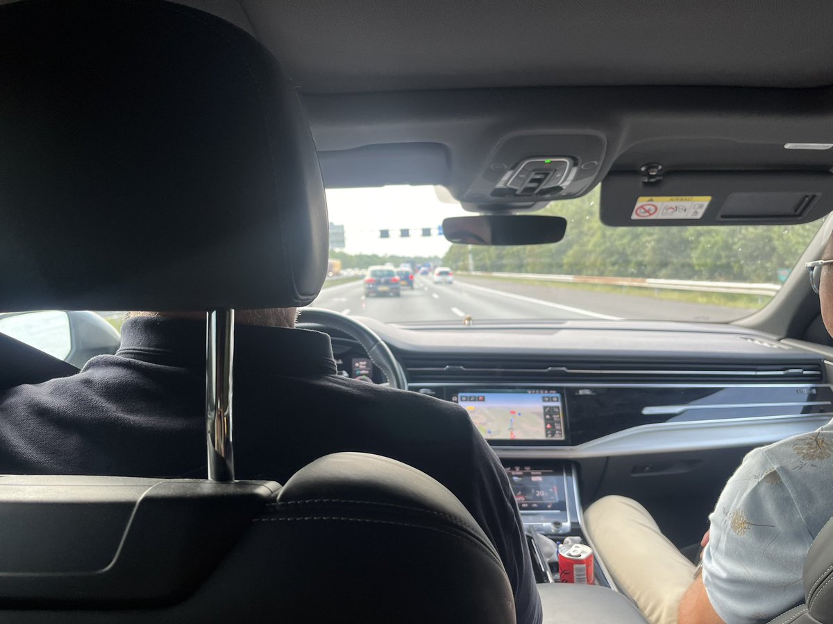 Onderweg naar Gemert. 
Hopen op de volgende ronde van de knvb beker !  
#wijzijnexcelsioren  💪🏻