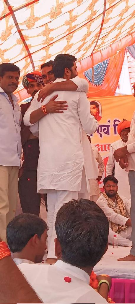 जय वीरू की जोड़ी सब पर हैं भारी 
<a href="/ManishYadavIn/">𝗠𝗮𝗻𝗶𝘀𝗵 𝗬𝗮𝗱𝗮𝘃</a> <a href="/SubhashMeelIn/">Subhash Meel Khandela</a>  

#picoftheday #bhaibhai #MLA #followers