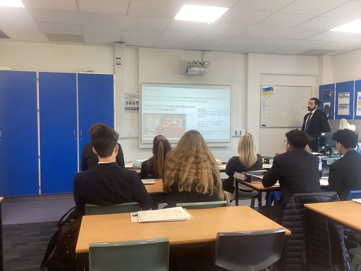 HenleyBank6th's tweet photo. What an amazing and brilliant first day at Henley Bank High School. Teachers and students were buzzing and there were some fantastic lessons. #betterchanceofsuccess https://t.co/tPmuNV3jnk