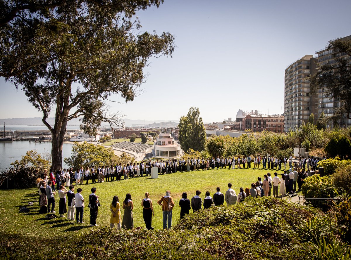 MinervaUni's tweet photo. Welcome to the Minerva family, #ClassOf2028!
Yesterday, you officially joined the Minerva community at Convocation, where you connected with peers who will become lifelong friends and took part in rituals that have been practiced since the founding of Minerva.
#FoundationWeek https://t.co/rNkQh2wDsK
