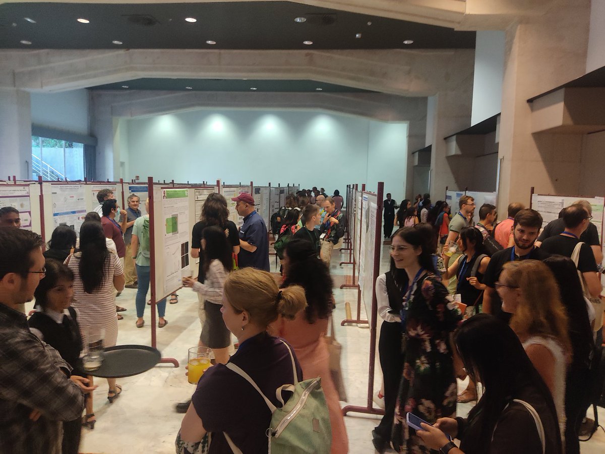 ewbc2024's tweet image. Posters session with drinks. Great to see soo many people discussing them!! Thanks to @AMI_SMIJournal for sponsoring it!!