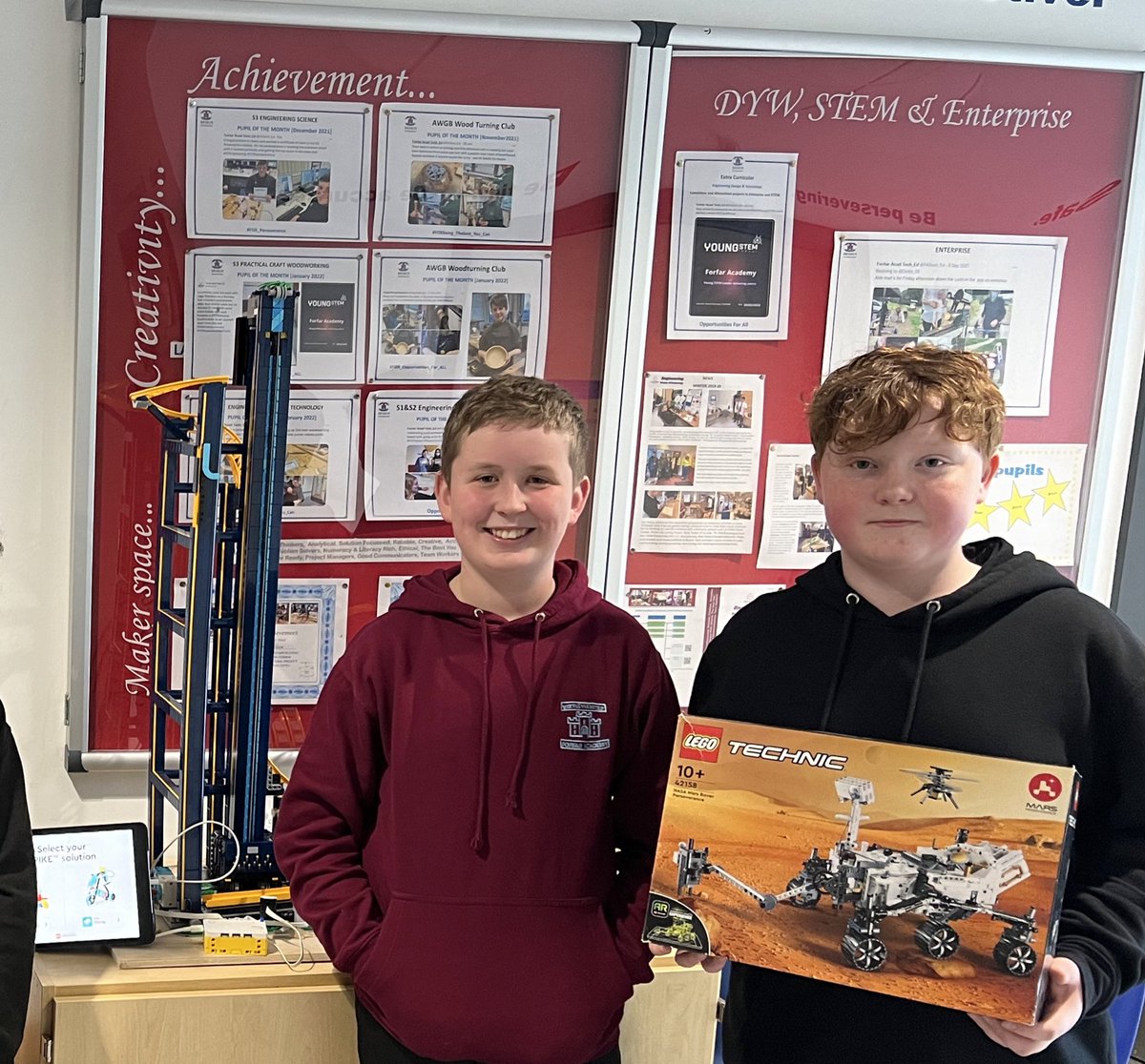 FATech_Ed's tweet image. Now that our new S1 have settled in well and have passed their safety test 👷‍♂️
 we are starting to let them know about Techie Tuesdays
Junior Lunch is LEGO club with Mr Kingsmill in G13 🎢
And after school is Green Goblin gocart  building with AYE in G14 🏎️
#FORopportunitiesforall