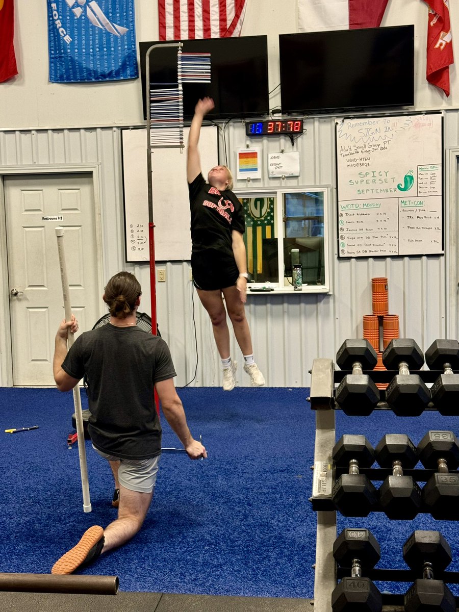 NatalieHosch26's tweet photo. Getting some targeted work in my core, hips, verticals, and sprints! 💪🥎 @Max_Potentialtx 

@BuzzCentex @TreyHoldbrook  @D1Softball @ExtraInningSB @SBRRetweets @SoftballDown @TopPreps @LBBroncoSB @LakeBeltonHS @LBAthleticBoost @Coach_KMac @p_williams20 https://t.co/KBBzf0fLBV