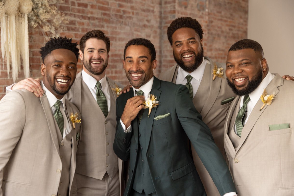SMH_ATELIER's tweet image. "Groom and groomsmen renting from Sean M Horton Atelier? Because when you show up looking this sharp, even your 'I forgot my vows' moments will be forgiven. 😂👔 #SharpDressedGroom #GroomsmenGoals #SeanMHortonAtelier