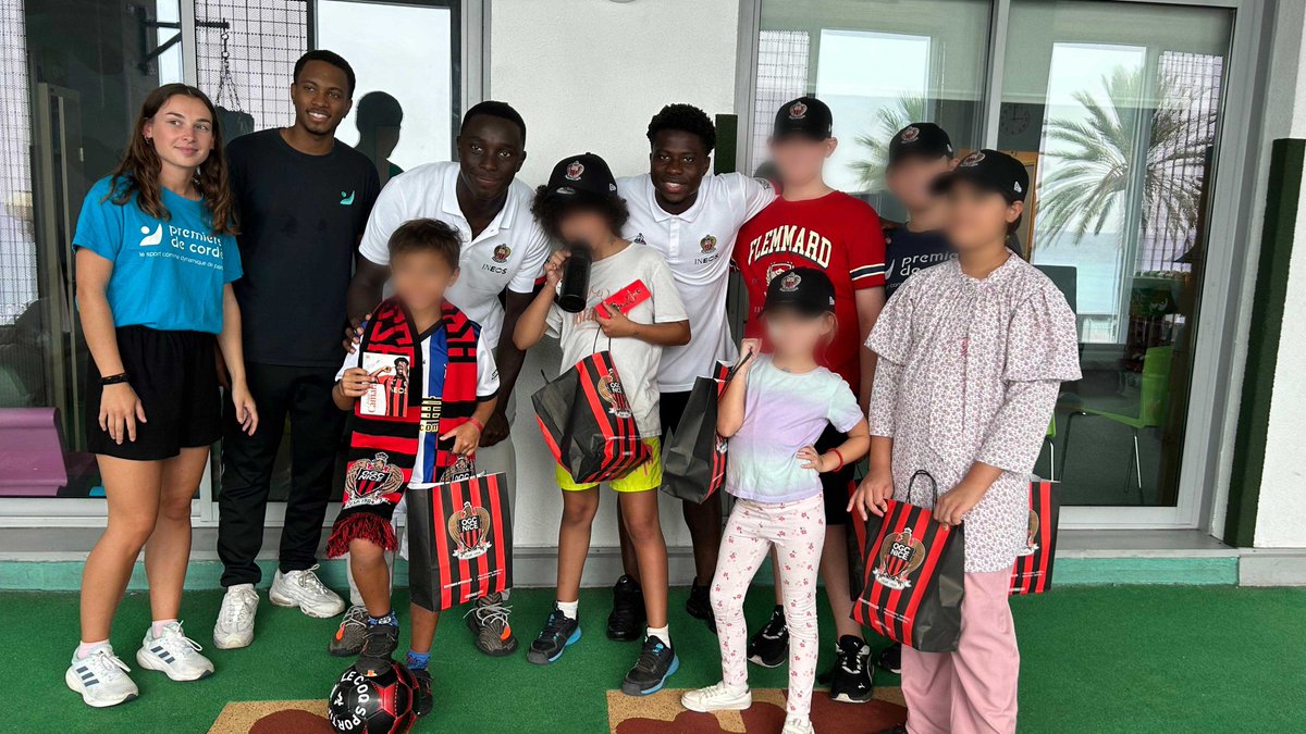 Fonds de Dotation OGC Nice (@fdd_ogcnice) on Twitter photo 1️⃣er 𝐌𝐞𝐫𝐜𝐫𝐞𝐝𝐢 𝐝𝐞 𝐋𝐞𝐧𝐯𝐚𝐥 de la saison auprès des pichouï avec nos deux Aiglons ❤️🖤
<a href="/FLenval/">Fondation Lenval</a> <a href="/PremiersdCordee/">Premiers de Cordée</a> #JouonsLaCollectif 1️⃣er 𝐌𝐞𝐫𝐜𝐫𝐞𝐝𝐢 𝐝𝐞 𝐋𝐞𝐧𝐯𝐚𝐥 de la saison auprès des pichouï avec nos deux Aiglons ❤️🖤
<a href="/FLenval/">Fondation Lenval</a> <a href="/PremiersdCordee/">Premiers de Cordée</a> #JouonsLaCollectif