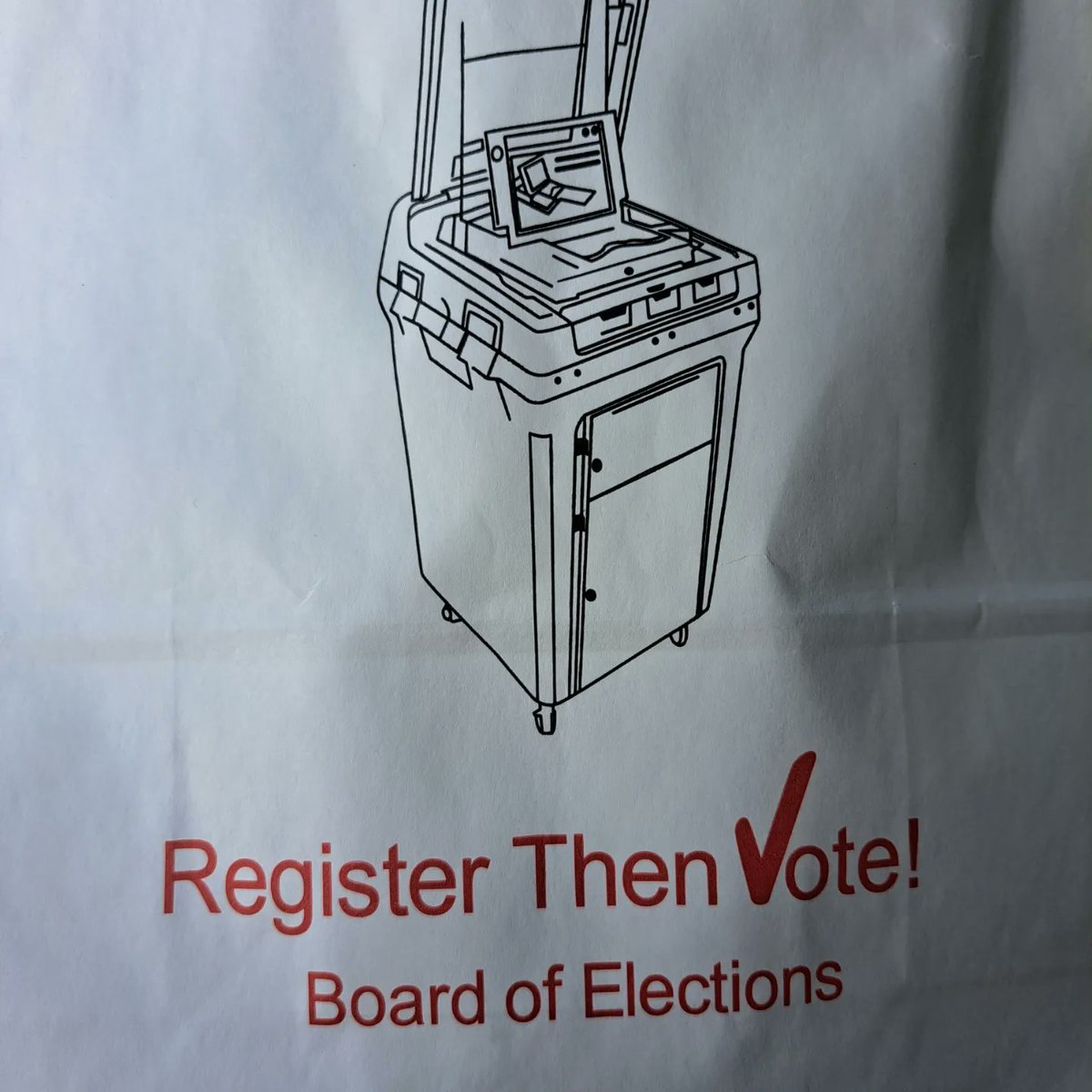 Ready to register people to vote! 🩷💚🤍 🦬  #TrainedVoterRegistrationVolunteer #BookedAndBusyRetiree