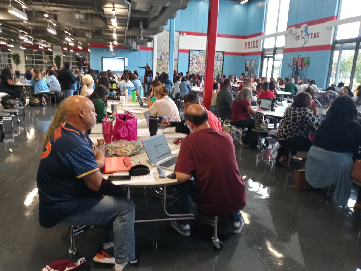 AdigunLaSondra's tweet photo. @HISD_ELARSS_CPD is #Unstoppable and in the work with @TeamHISD to ensure our students, teachers, and leaders are #Unstoppable and #LitforLife! @HISD_Curric @HISD_CPD #CultivatingGeniusthruPD https://t.co/kWIRkp5Fey