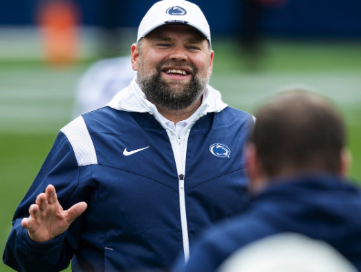Andy Kotelnicki got off to a great start in his first game as Penn State's Play Caller!

🧵Here are a couple Play Designs that stood out to me: