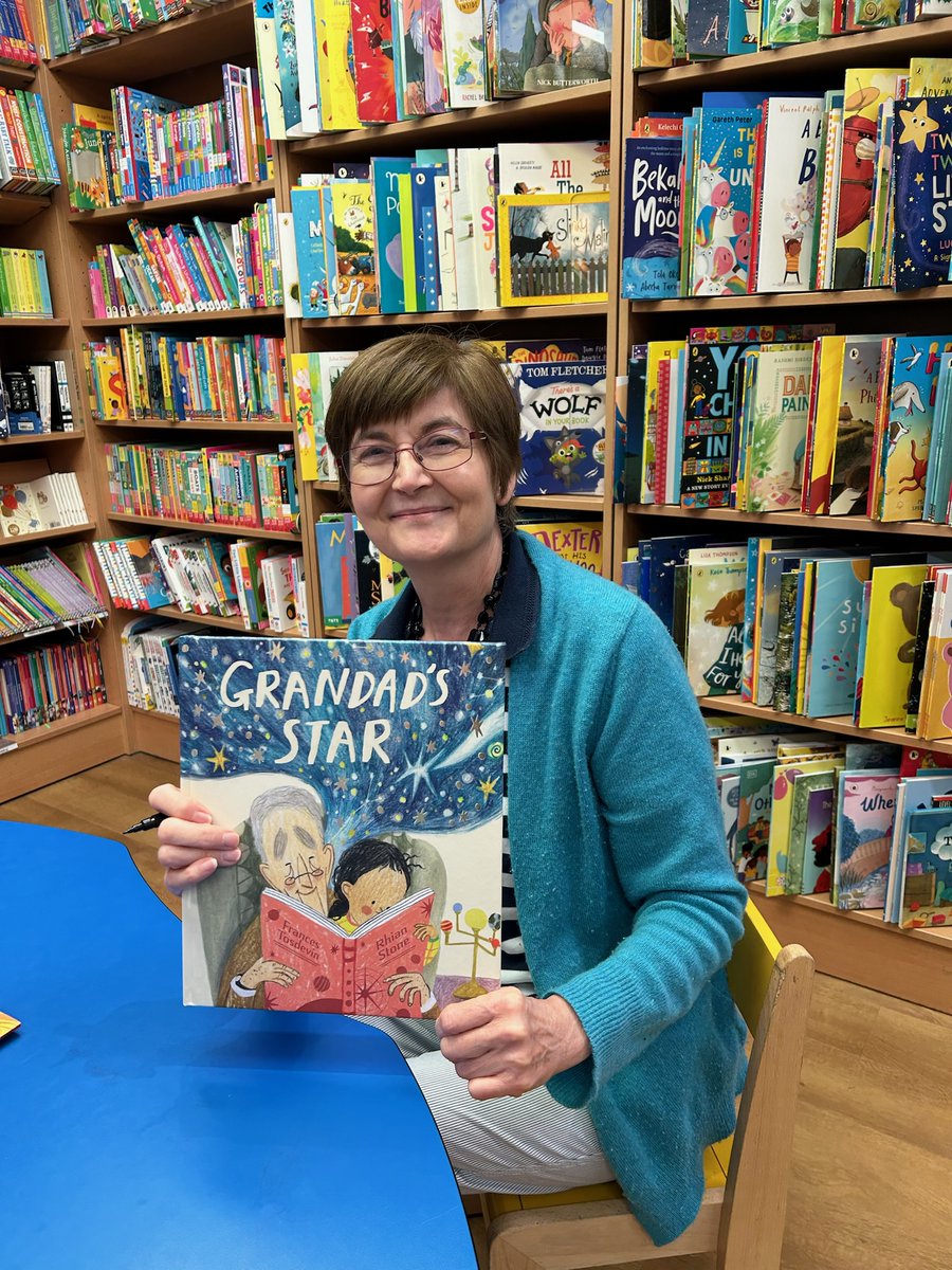 Lovely to pop into <a href="/DavidsBookshop/">David's Bookshop</a> in Letchworth today! Thanks for making me so welcome, and it was lovely to find three of my current titles in stock! <a href="/books_rocket/">Rocket Bird Books</a> #RhianStone <a href="/LibbyHamHam/">libby hamilton</a>