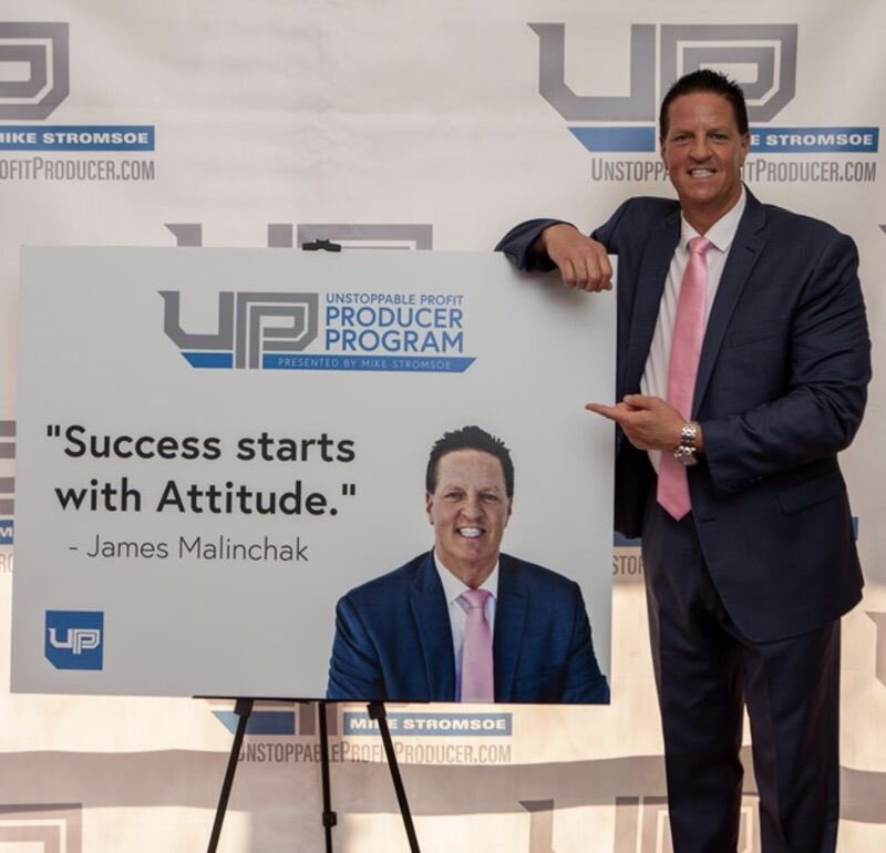 JamesMalinchak's tweet photo. 😎 VERY COOL😎 to have your quote on a poster when you’re speaking at a great Entrepreneur event! 🔥🔥🔥 https://t.co/93EGJ0V3Za