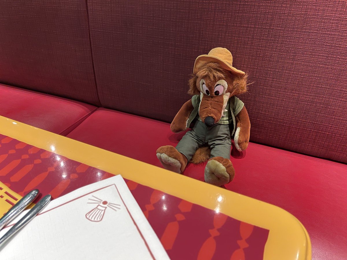 Sammyland6's tweet image. #brerfox at Chef Remy’s!