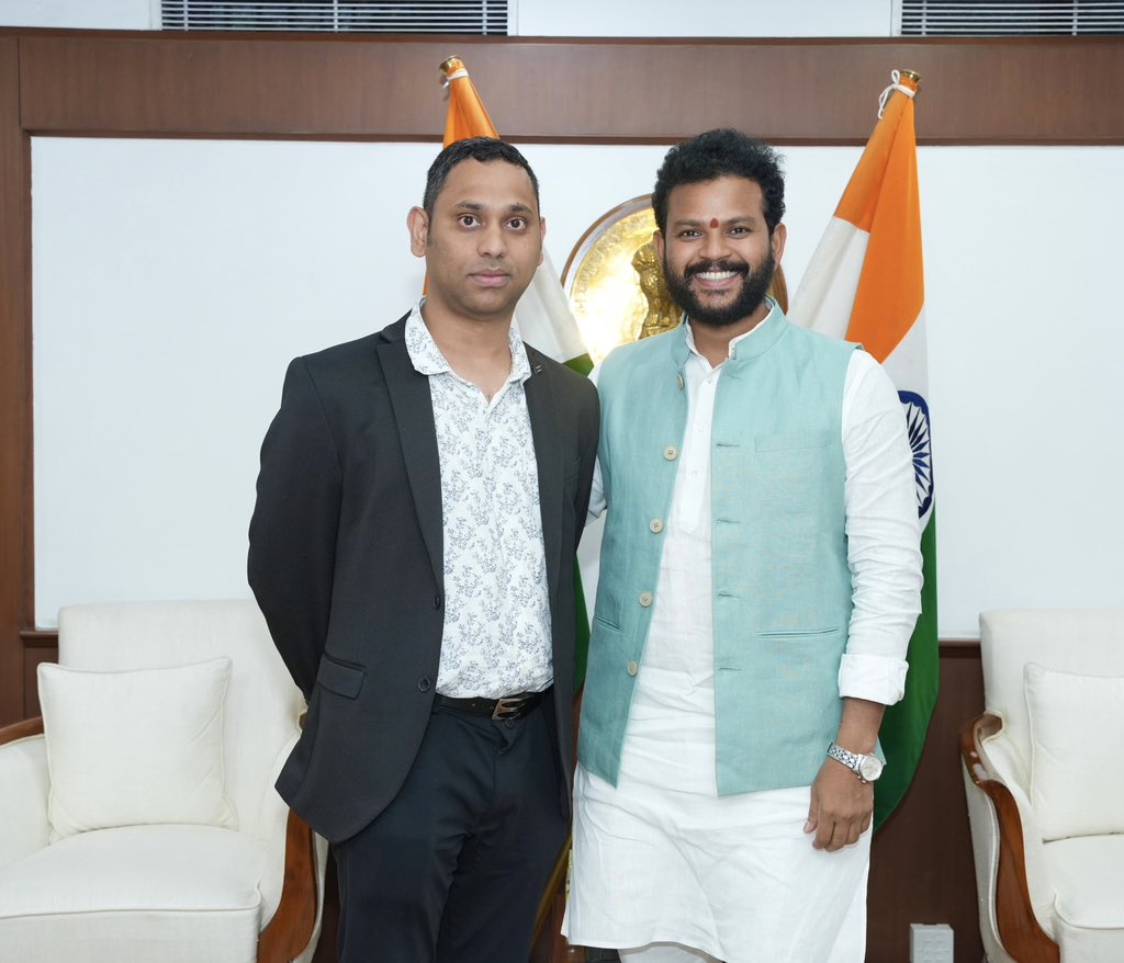Kodeboyena's tweet photo. Was pleasure meeting dynamic &amp; young (Purdue &amp; Long Island) Alum Honorable Civil Aviation minister of India 🇮🇳 Shri Kinjarapu Rammohan Naidu ji https://t.co/qVitI2F5Yl
