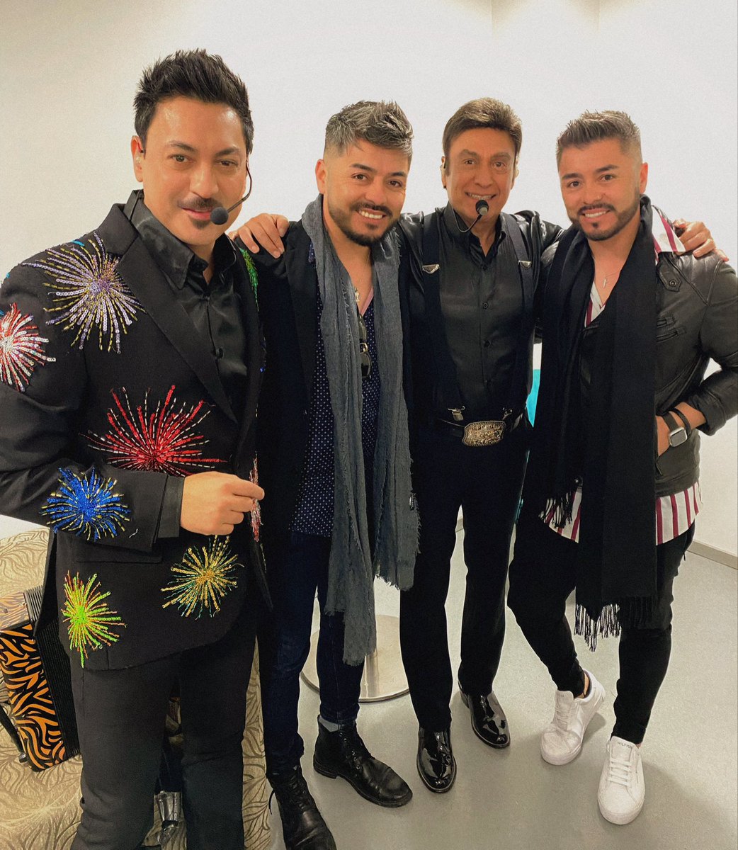 Que la amistad perdure por siempre !! 
Gracias jorgehernandezltdn luishernandezltdn  lostigresdelnorte 
Grandes personas y artistas admirables. 
En chile 🇨🇱 tienen su casa y siempre serán bienvenidos. 
De sus amigos Álvaro &amp; Rich .

#lostigresdelnorte #chile #mx #usa