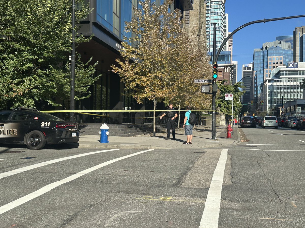MelissaDeGenova's tweet photo. Another violent incident is unfolding in #Vancouver Yaletown, near the QE Theatre.

Just down the street, an entire block is taped off. The police are doing their best, but they need our support.

This chaos must end. We need to make our streets safe again.

#BCPoli https://t.co/q3lQEniUNL