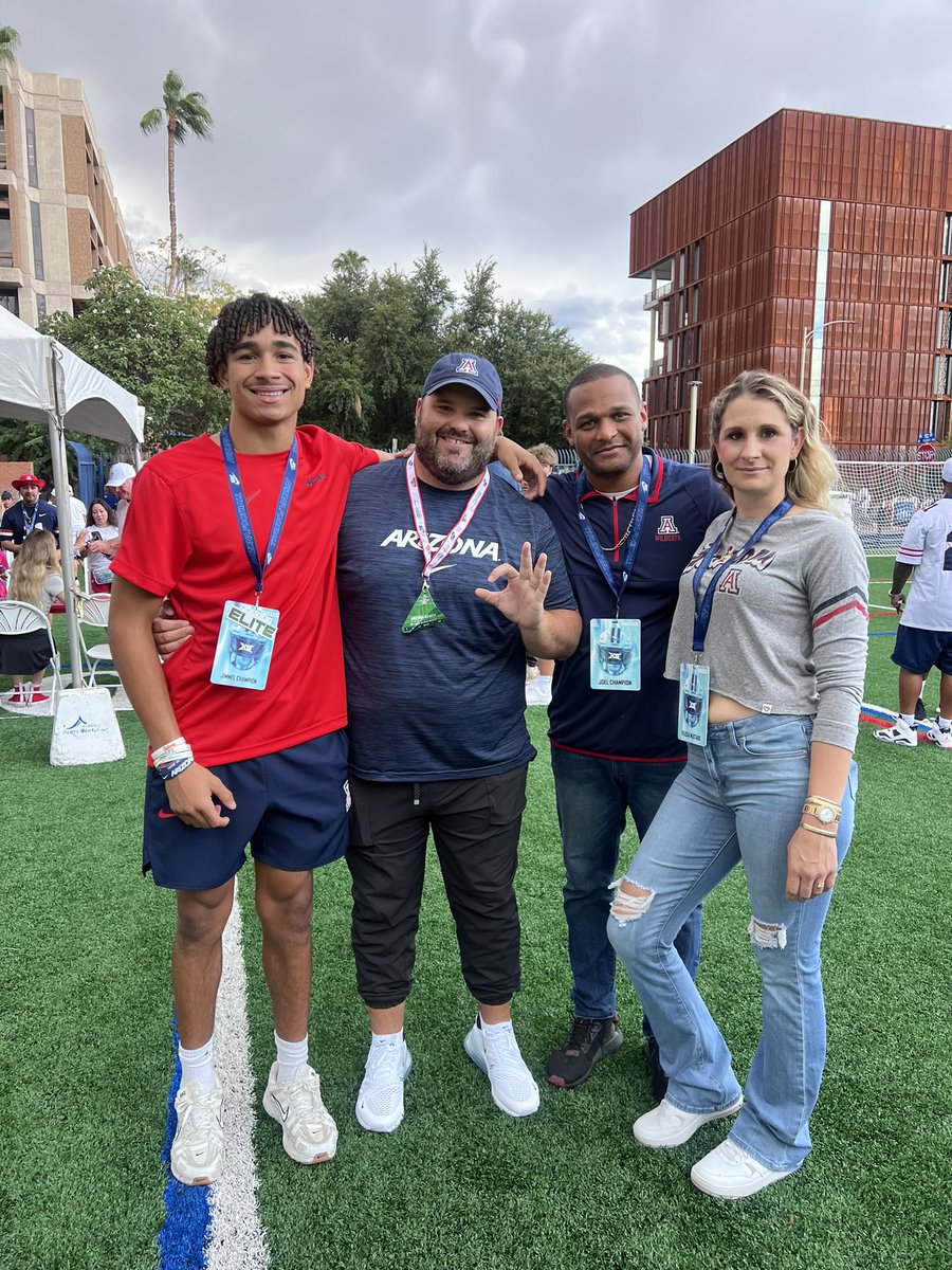 JimmelChampion's tweet image. Truly grateful for the incredible experience at the Arizona Football Recruiting Tailgate! Huge thanks to the coaching staff for the invite and the opportunity to be on the sidelines. Congrats to the Wildcats on the big win! Bear Down!  #Thankful #Blessed #RecruitingJourney