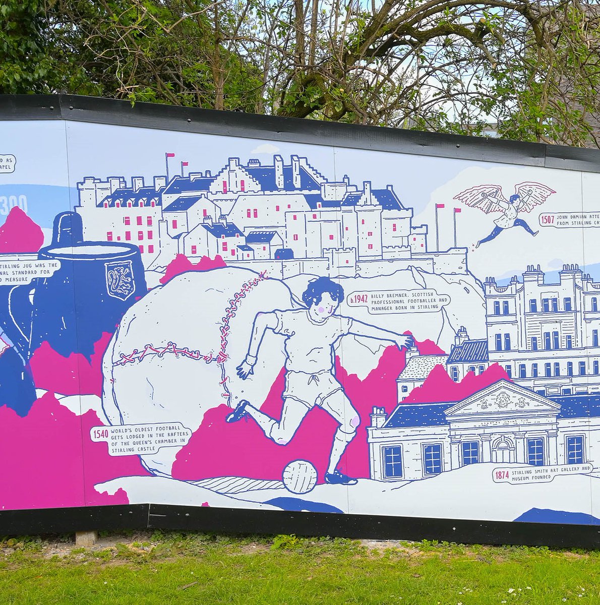 ⚽️ Fantastic to see Scottish football legend Billy Bremner honoured with a plaque in Raploch today. 

Billy was included in the special artwork unveiled in April to celebrate Stirling’s people &amp; its history for our 900th anniversary.

Well done to all involved in this project.