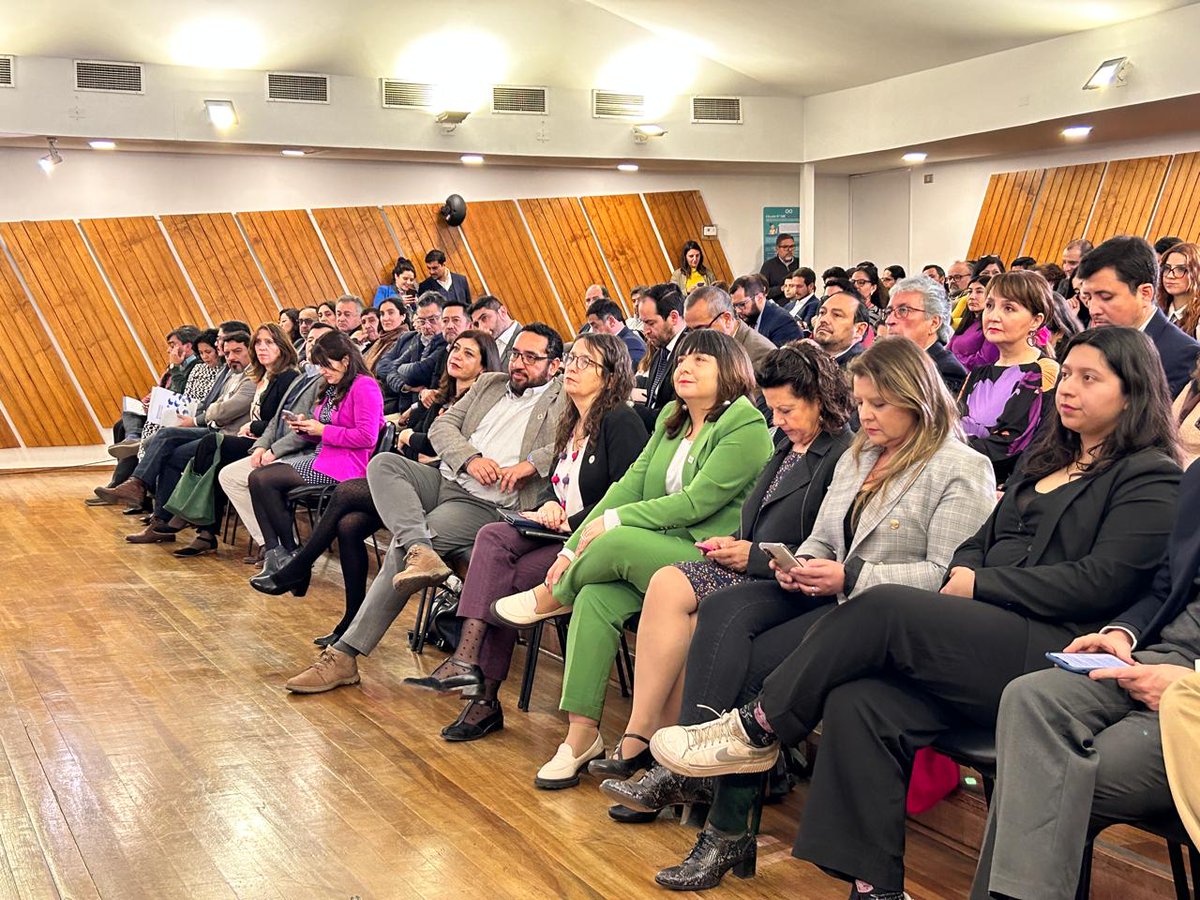 supereduc_cl's tweet photo. Agradecemos a todas las comunidades educativas que nos acompañaron en nuestro Seminario Aniversario "Desafíos ante la aplicación de la Ley 21.545 en el contexto educativo" 🙌✨
Puedes revivir esta instancia visitando nuestro canal de YouTube 👉 https://t.co/2ndL5NCXLz https://t.co/9WQG38h2hb