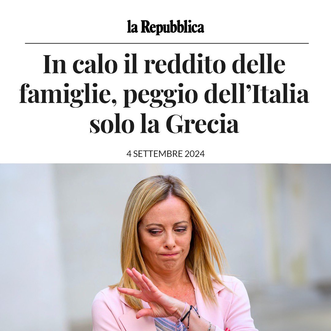 GiuseppeConteIT's tweet photo. GIORGIA NEL PAESE DELLE MERAVIGLIE

Giorgia Meloni è rientrata dalle vacanze estive euforica, raccontandoci che va tutto bene e l’Italia macina record. Deve aver fatto ottime vacanze: in una masseria incantata! 

L’Italia è ultima nel G7 per spesa in sanità, la cassa integrazione corre e Eurostat certifica che è in calo il reddito reale delle famiglie: peggio di noi fa solo la Grecia, mentre vola la Germania. 

Le famiglie arrancano anche per curarsi o per comprare i libri per i propri ragazzi e questo Governo che fa? Non un euro di tasse sugli ingenti extraprofitti delle banche legati alla crisi, che potremmo destinare invece alle famiglie in difficoltà. No al salario minimo legale che alzerebbe lo stipendio a circa 4 milioni di lavoratrici e lavoratori, a 4 giovani su 10.

Meno propaganda, più realtà per migliorare la vita delle persone.