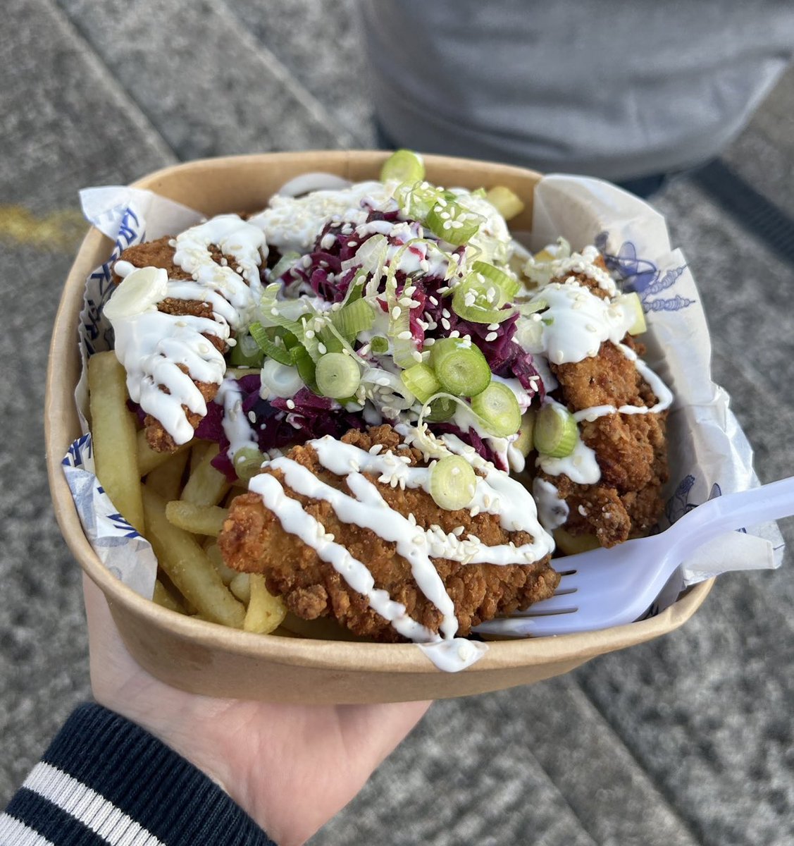 FootyScran's tweet photo. Chicken and chips with purple slaw and garlic mayo at Salisbury FC (@SalisburyFC)

💷 £10 https://t.co/42z3qFRgLB