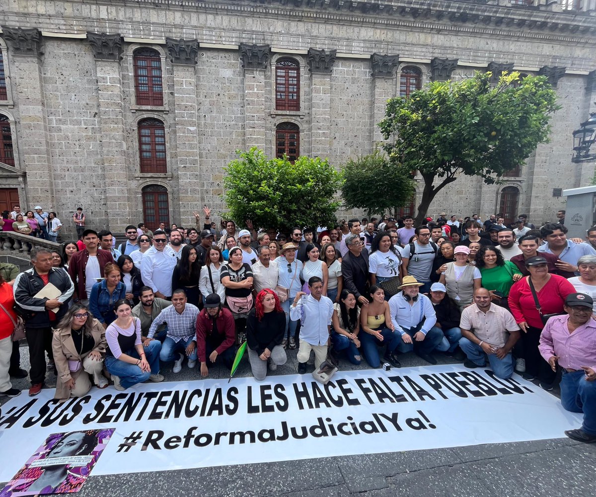 SerchLar's tweet image. 📣ATENCIÓN📣

‼️Las juventudes de Jalisco le dicen #SiALaReformaAlPoderJudicial 

El pueblo necesita jueces, magistrados y ministros que sirvan a los intereses de todas las personas y no de unos cuantos y mucho menos de sí mismos. 

#LaReformaAlPoderJudi
x.com/_MorenaJalisco…