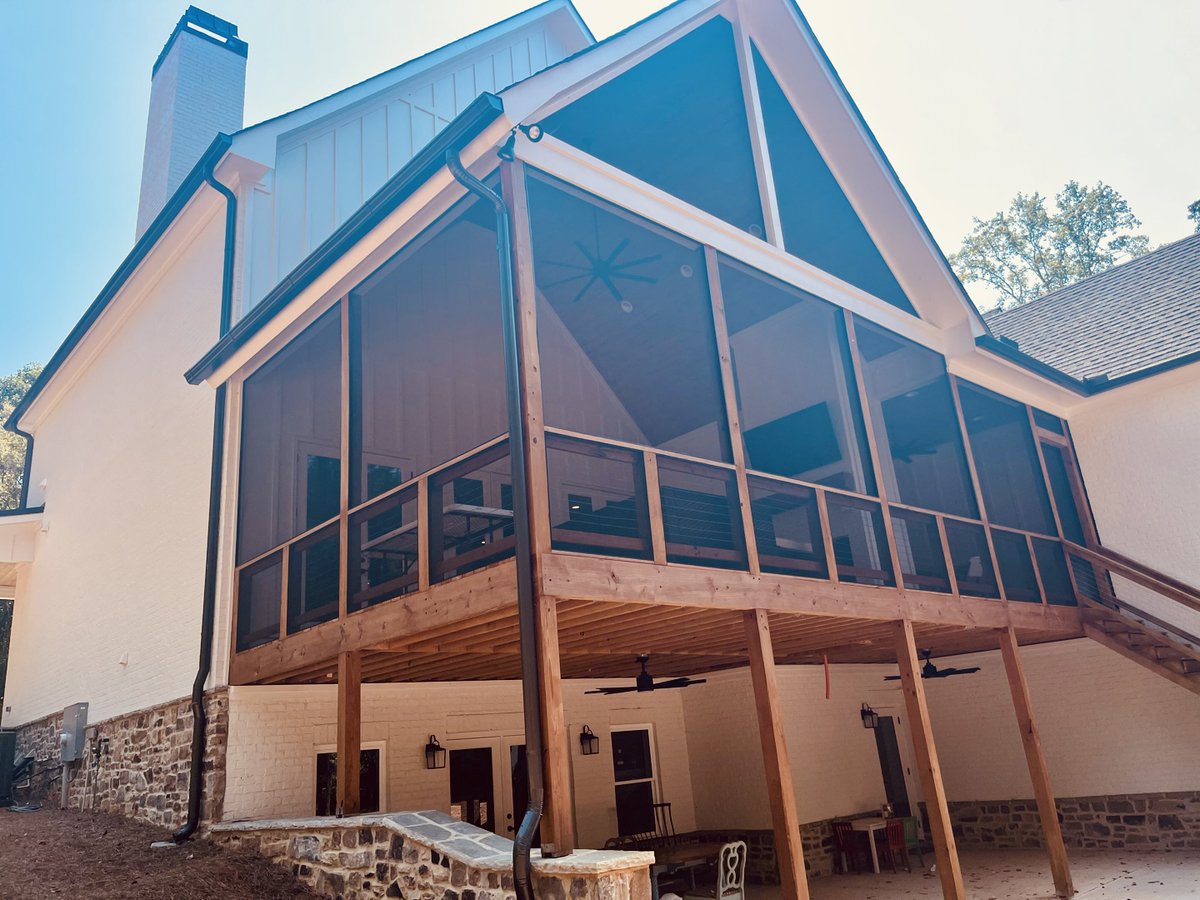 SMofGainesville's tweet image. Anticipating the fresh, crisp fall air? 🍂 It&apos;s time to screen your porch and enjoy the outdoors without those pesky bugs! Transform your space into a perfect fall haven with a screen porch. Don&apos;t wait, enjoy now! #FallAir #ScreenPorch #EnjoyOutdoors #CrispBreeze