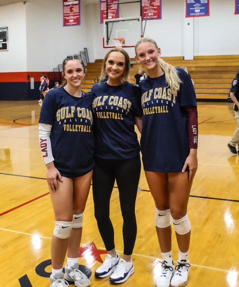 Loved watching some of my future <a href="/MGCCC_VB/">MGCCC_VB</a> Bulldogs, Lila Turner and Reese Sorrells, at the Hancock vs. Picayune match last night 🏐💙💛 #InTheBlue #ComeToTheCoast