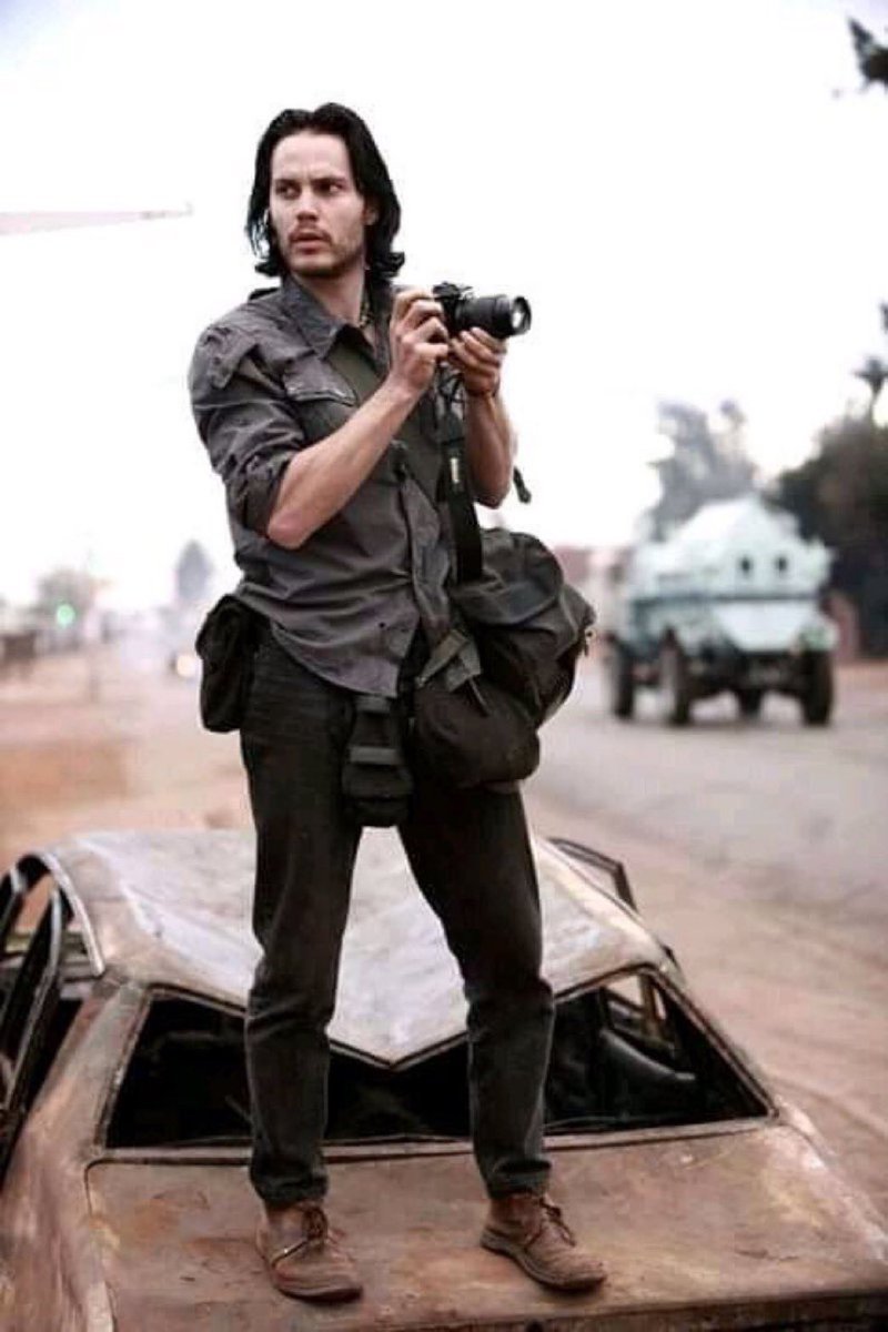 hairdonn's tweet photo. الصورة التي قتلت صاحبها🚨🚨

لم يكن كارتر يتخيَّل أنَّ الصُّورة التي التقطها في الصُّومال عام 1993 ستكون السبب في مقتله!!
يتبع👇👇 https://t.co/GSJmuKvtK2