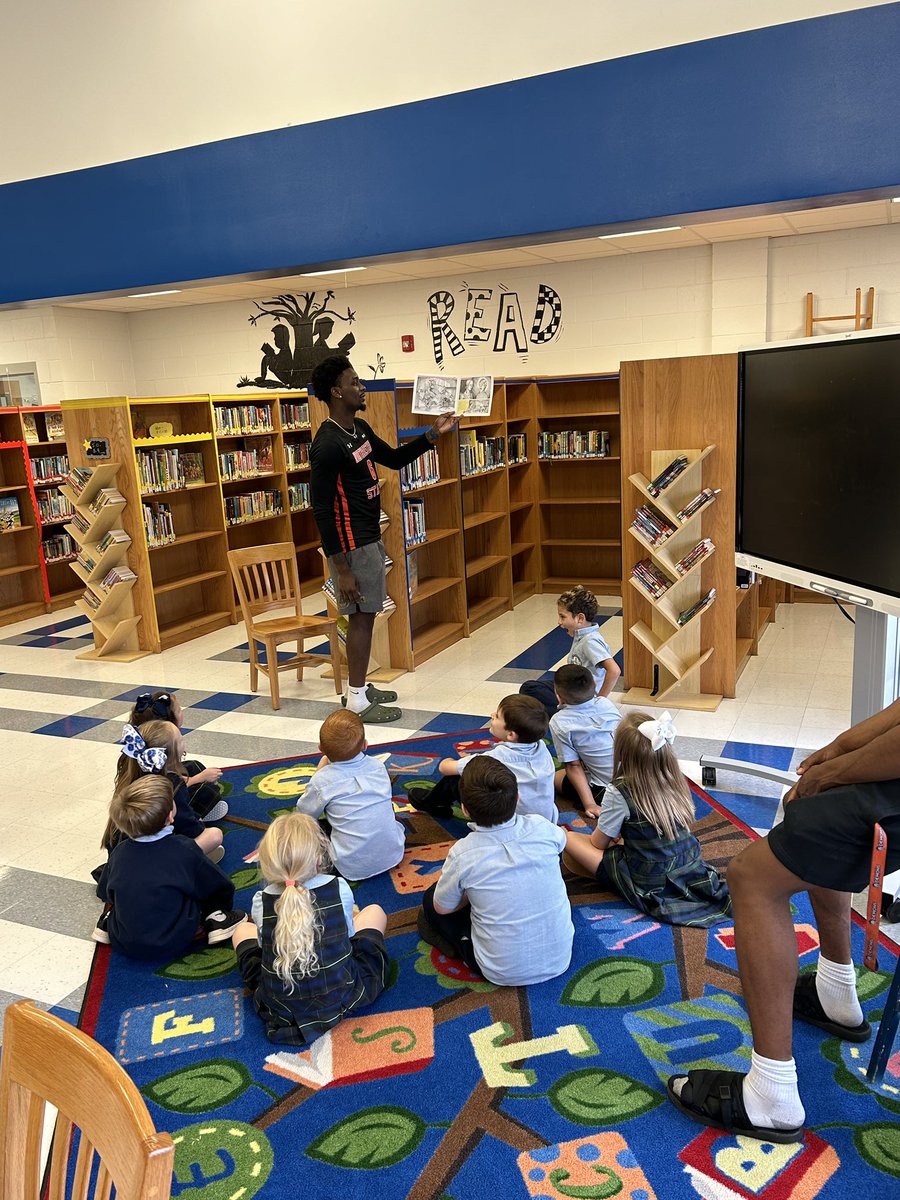 NSUDemonsMBB's tweet photo. Reading with our friends at St. Mary’s School today! #forkem #Nvolved https://t.co/ToL4fx3Vyp