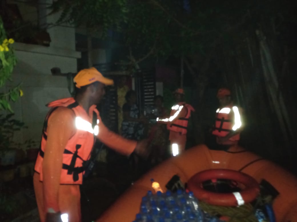 NDRFHQ's tweet image. 🔶Relief supplies &amp;amp; medical assistance are being provided to those in need.

#Committed2Serve #NDRF4U
#VijayawadaFloods

@HMOIndia
@PIB_India
@pibvijayawada
@ANI