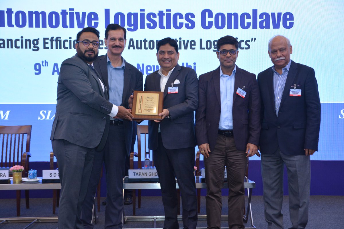 apllvascor's tweet photo. We are thrilled to announce that APL Logistics Vascor Automotive has been awarded the prestigious SIAM Logistics Excellence Award for 2023-24. This accolade is a testament to our team's unwavering commitment to providing exceptional new vehicle logistics services. https://t.co/abvQaEmULw