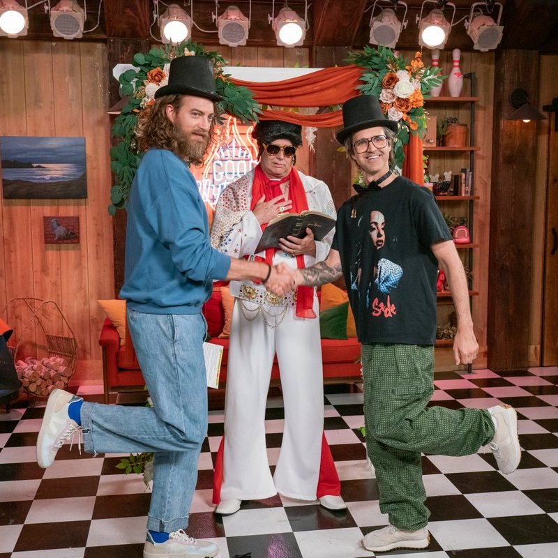 Mythical's tweet photo. happy 40th friendaversary 💓 https://t.co/X1tWYJhdgQ