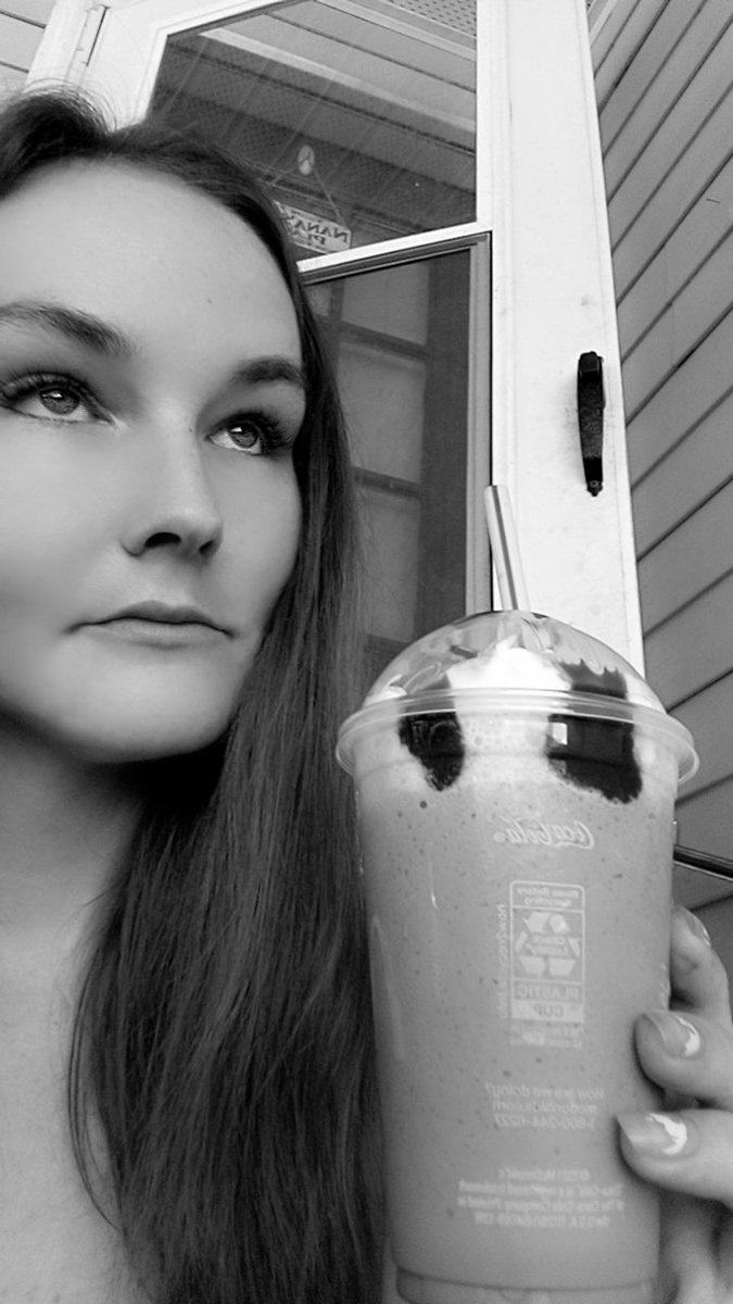 BaytheGoddess's tweet photo. Yes, I know I have posted this before, but y'all this is what true love looks like 🩵
 🧊 ☕
 😋 
Just got me another one 🧡 

Findom / finsub / humanATM / cashcow / cashslave / wallet drain / whalesub / sub-funded coffee ☕ https://t.co/R6tuSitfEJ